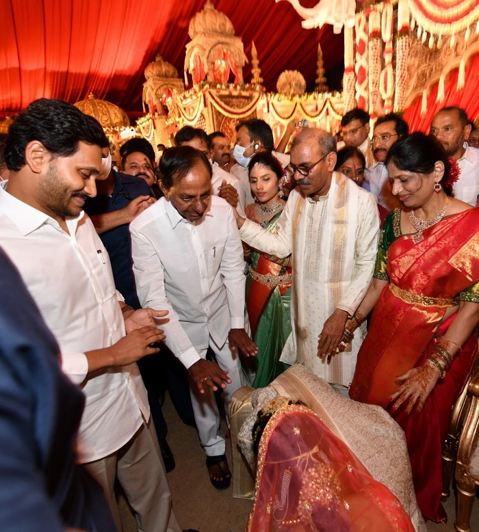 KCR and Jagan At Hyd Wedding